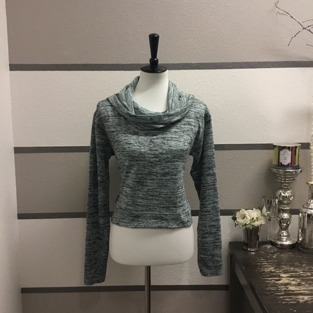 Zella Cowl Necked Cropped Athletic Hoodie